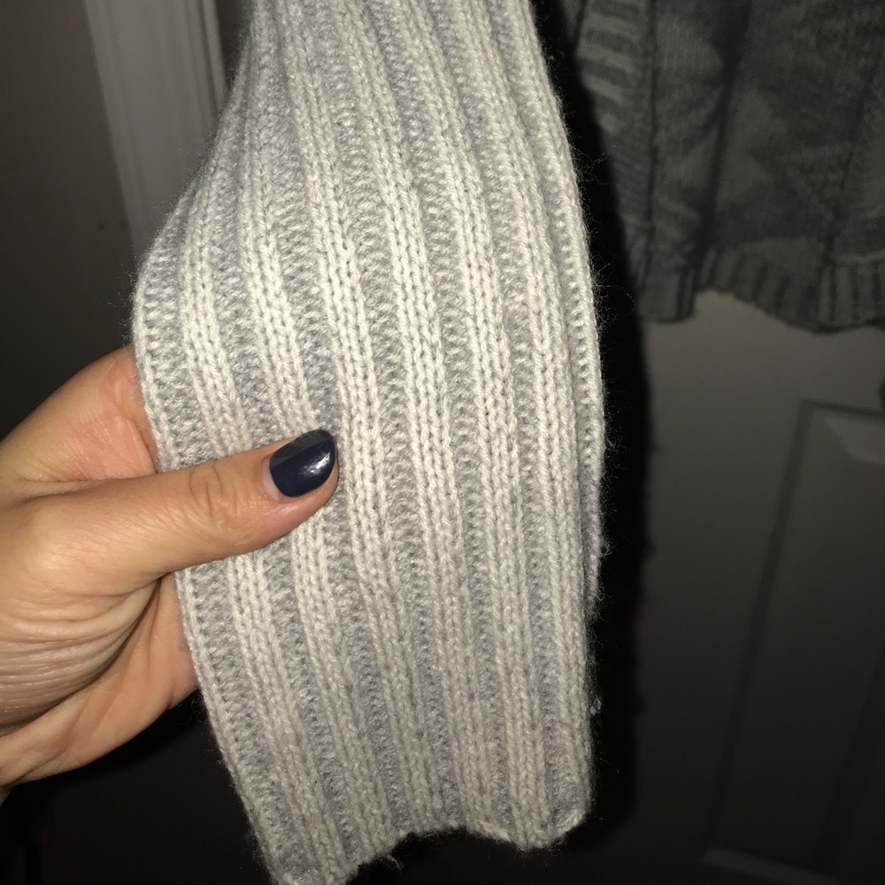 Gray/White slouchy cardigan - Picture 2 of 4